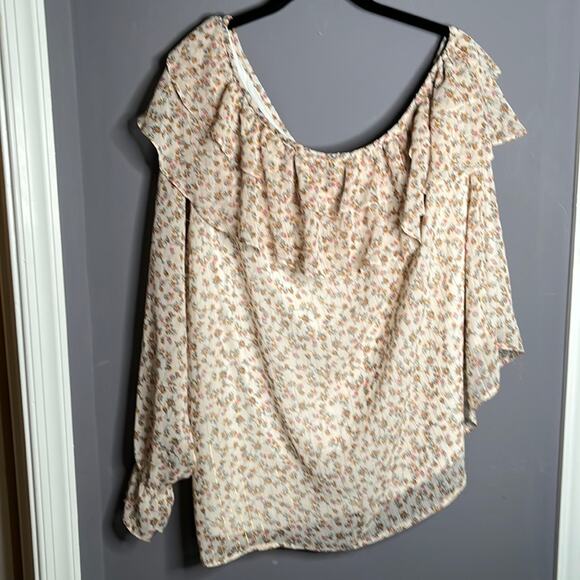 Torrid Light Color Floral One Shoulder Ruffle Blouse Size 3 - Picture 2 of 9